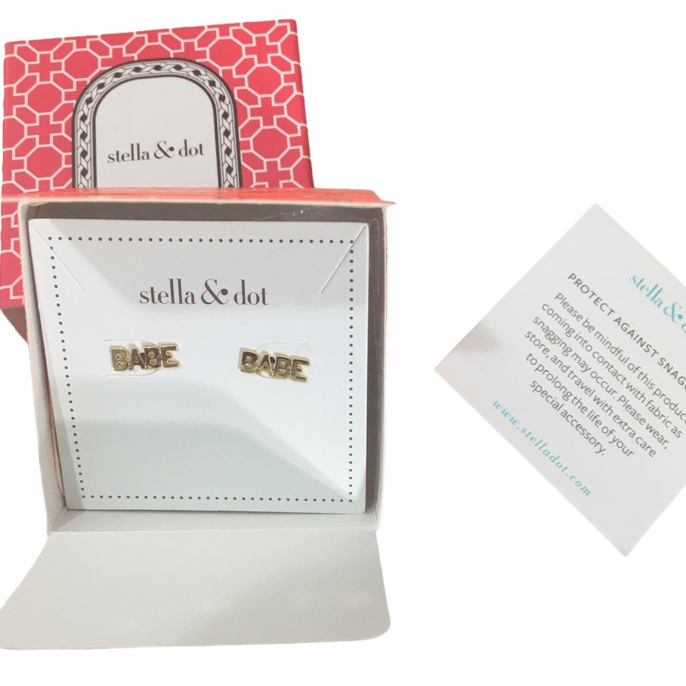 STELLA & DOT Gold Toned Boss Babe Statement Stud Earring Set